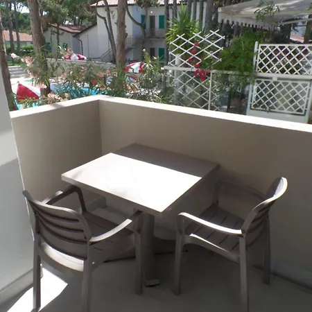 New Flat For Five Guests In A With Pool Apartment Bibione