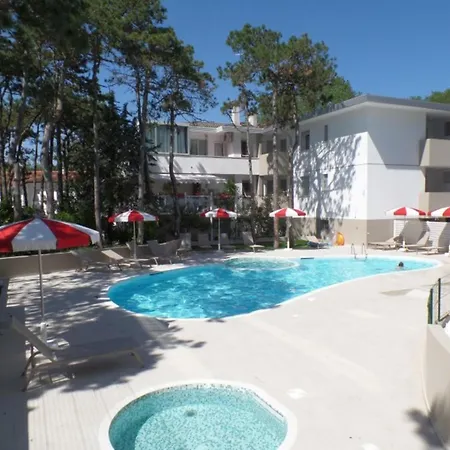 New Flat For Five Guests In A With Pool * Bibione