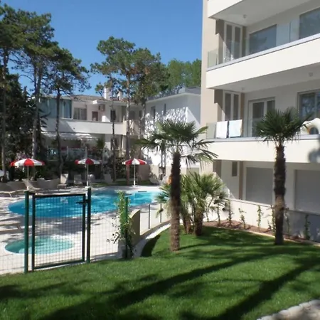 New Flat For Five Guests In A With Pool Apartment Bibione