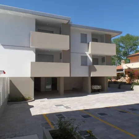 New Flat For Five Guests In A With Pool * Bibione